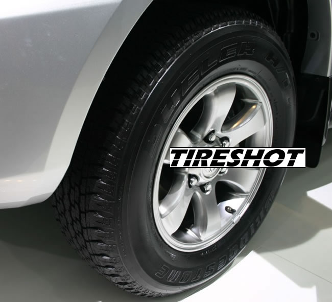 Tire Bridgestone DUELER H/T 687